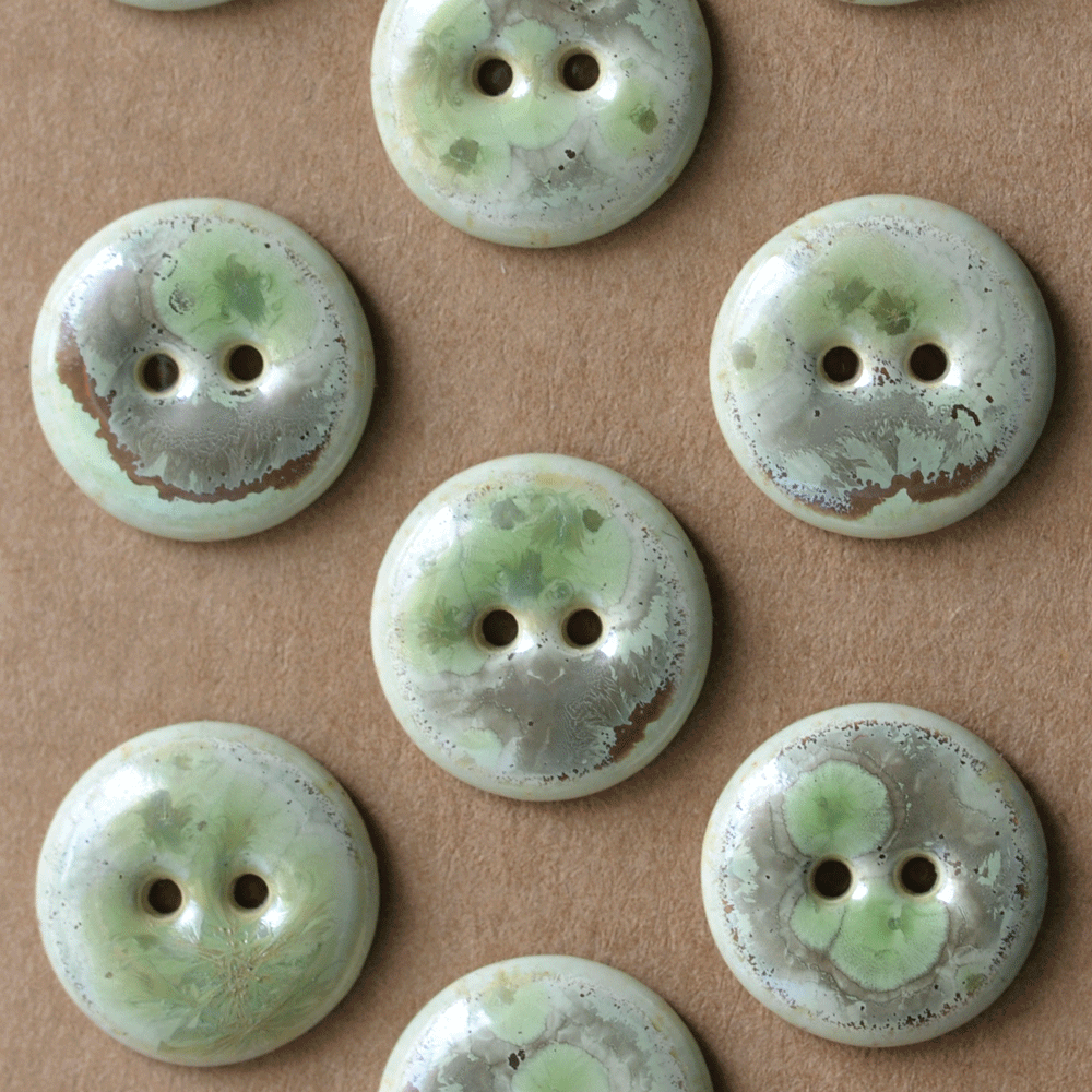 6 pcs. 17mm ceramic buttons microgreens