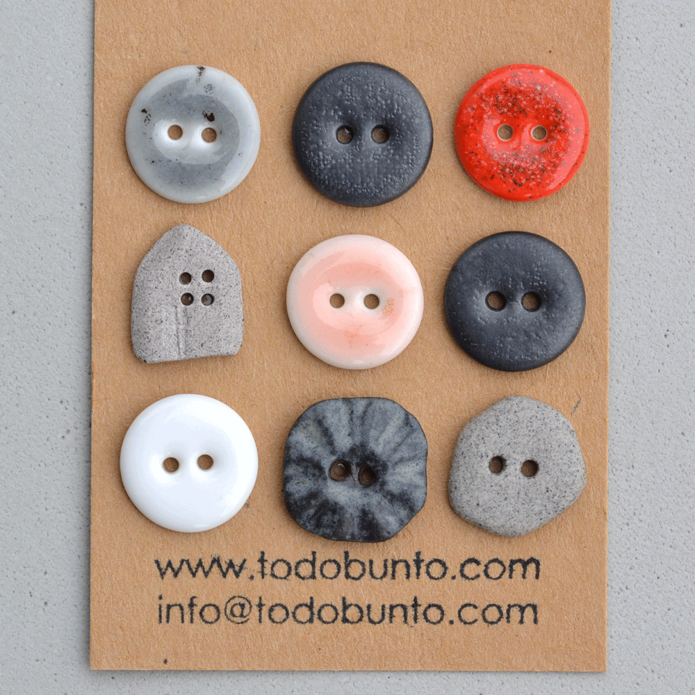 9 pcs 17/18mm ceramic buttons mix 2