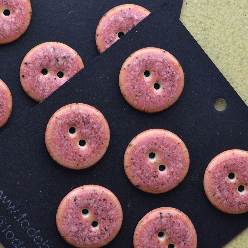6 pcs. 20-21mm porcelain buttons strawberry yogurt