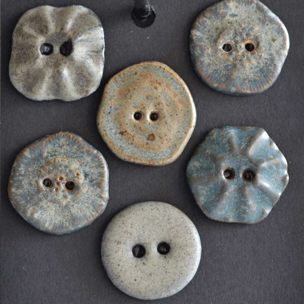 6 pcs. 21mm ceramic buttons mix blue/grey