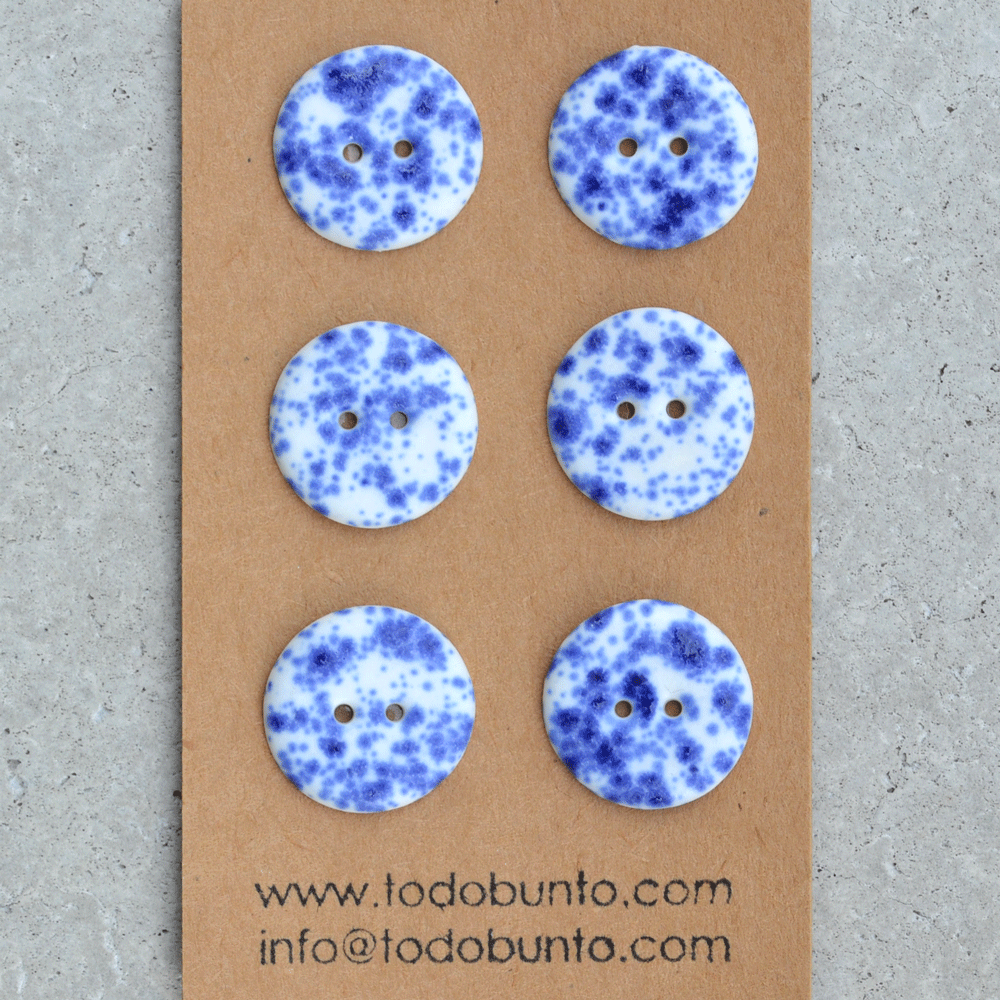 6 pcs. 22-23mm porcelain buttons blue sprinkle