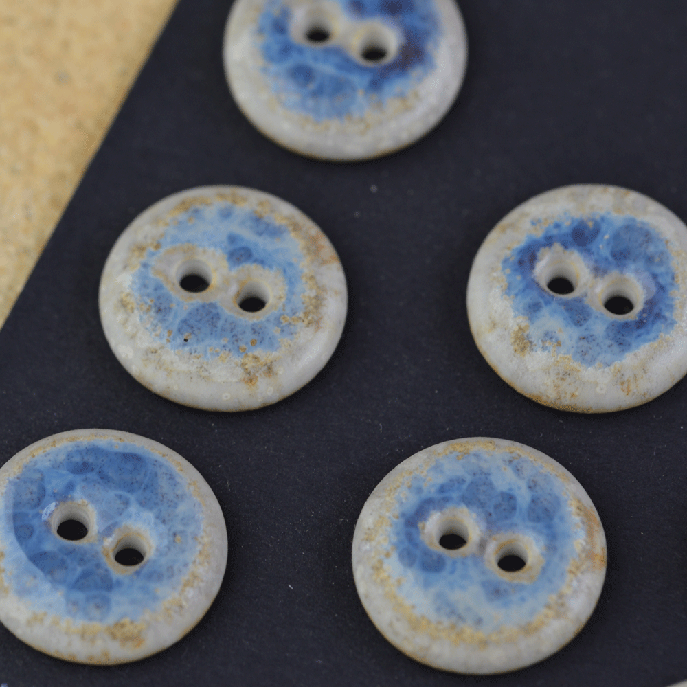 8 pcs 17-18mm ceramic buttons glacier
