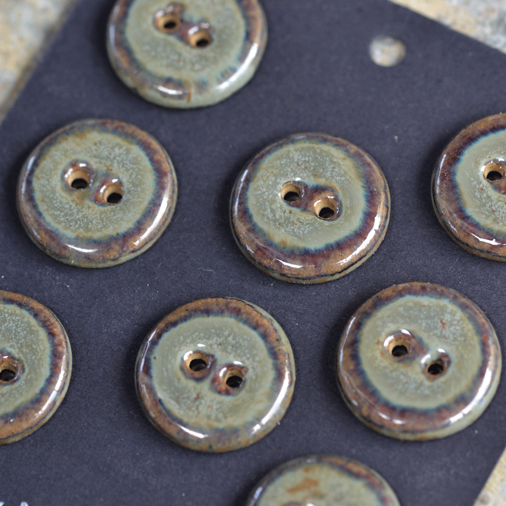 8 pcs. 18mm ceramic buttons smoke