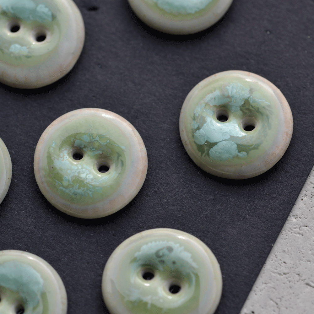 7 pcs. 17/18mm porcelain buttons biotop