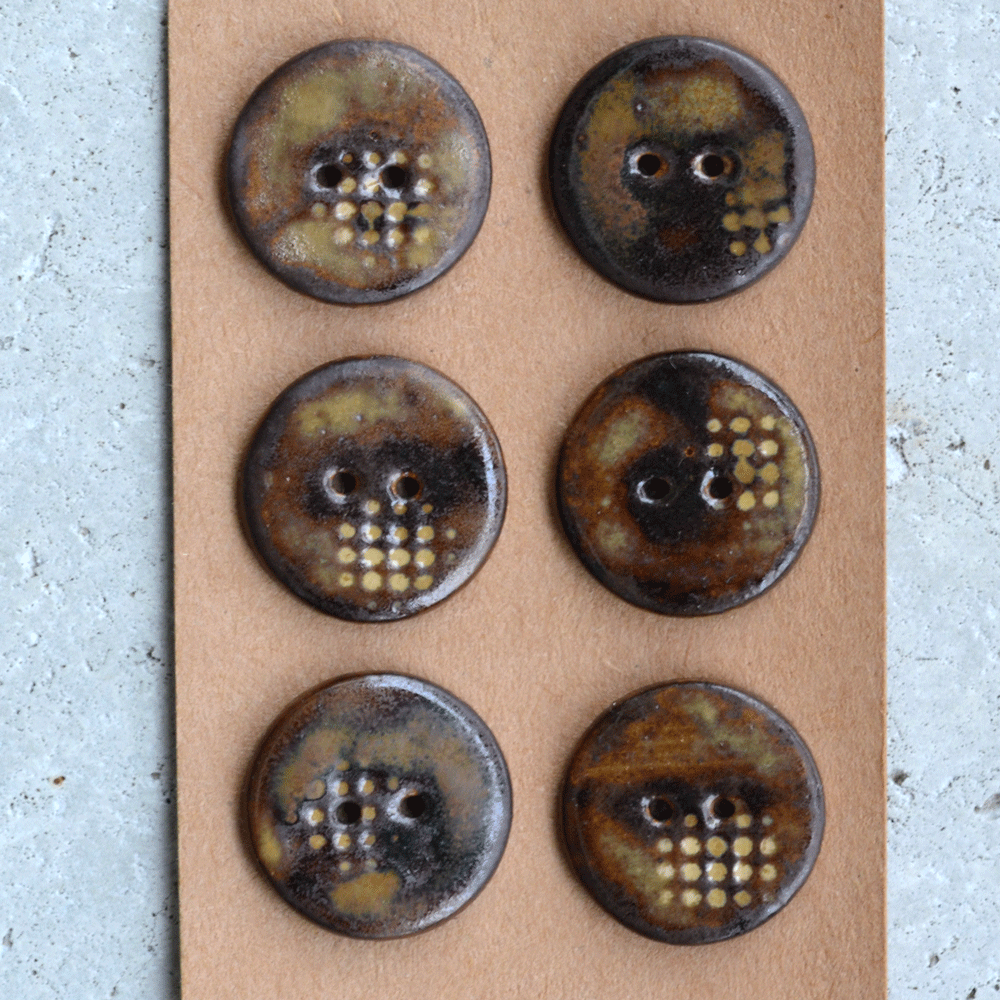 6 pcs. 23 mm ceramic buttons burn