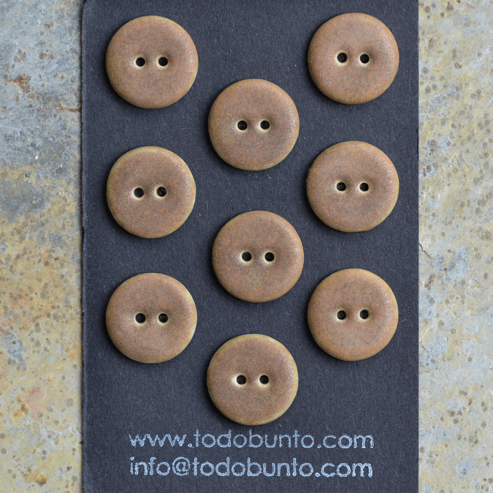 9 pcs 17-18mm ceramic buttons country brown