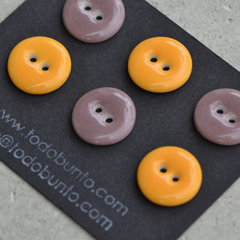 6 pcs. porcelain buttons mix