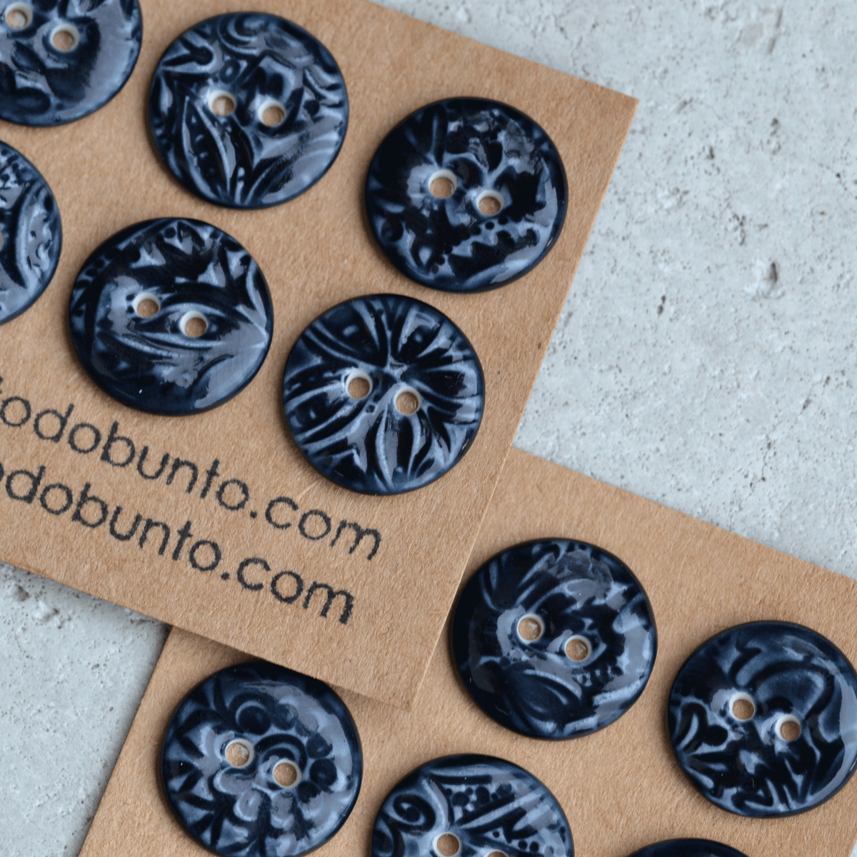 6 pcs. 18mm porcelain buttons dark blue (barock)