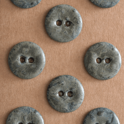 8 pcs. 17-18mm ceramic buttons grey/blue