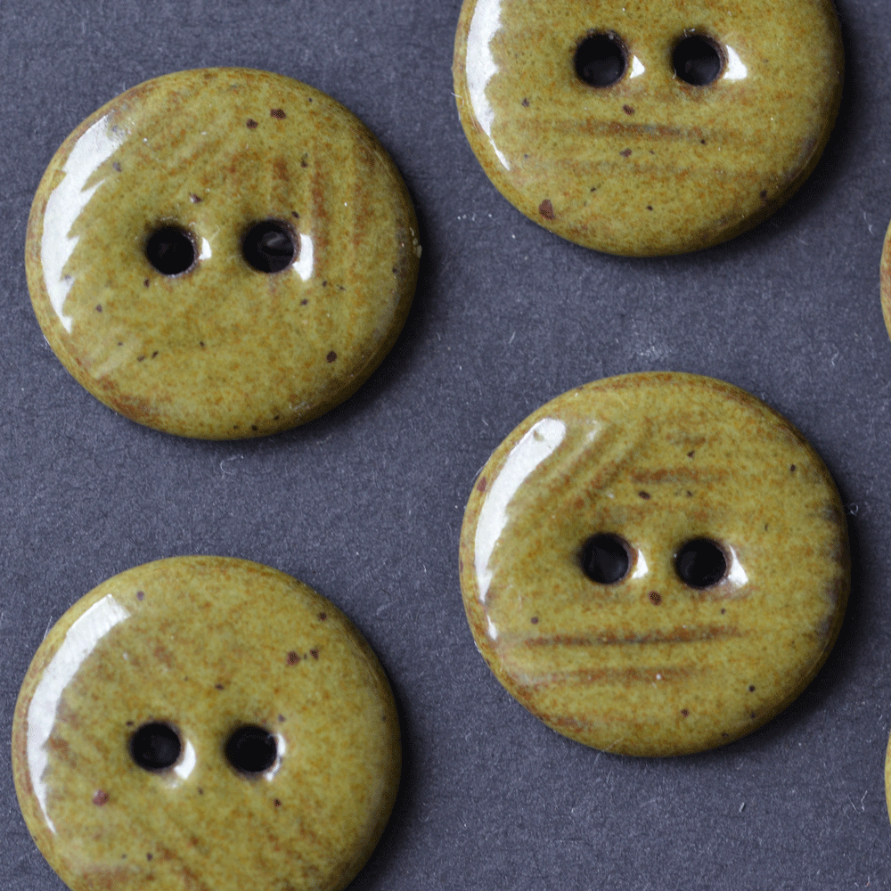 8 pcs. 17-18mm ceramic buttons deep olive speckle