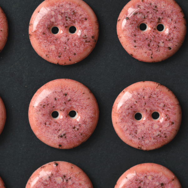 17-18mm  porcelain  buttons strawberry yogurt