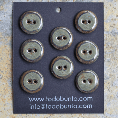 8 pcs. 18mm ceramic buttons smoke