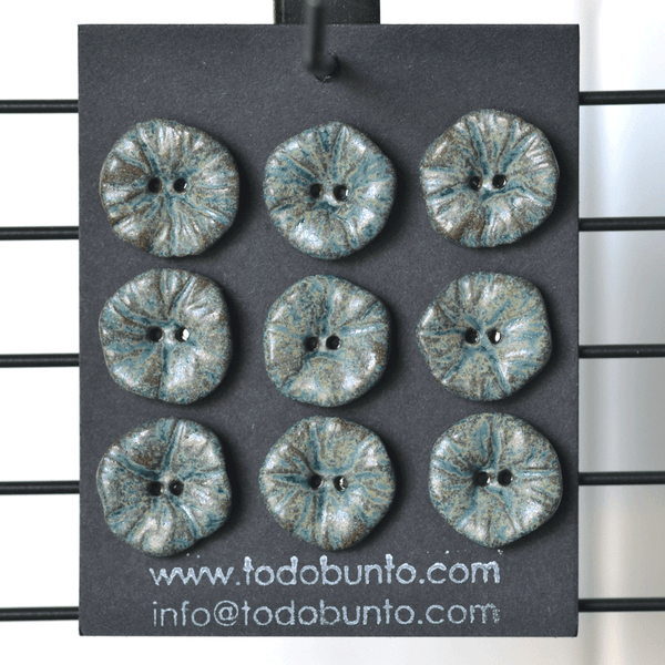9pcs. 18/20mm ceramic buttons flowers