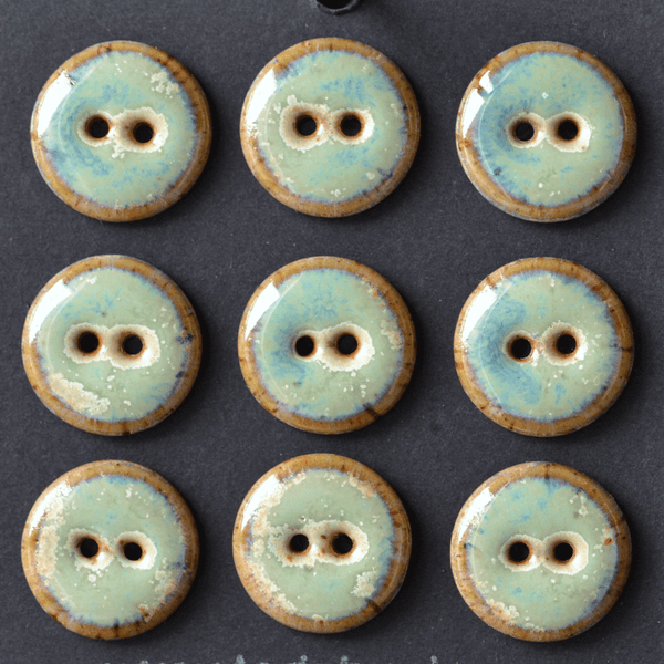 9 pcs. 18mm ceramic buttons bamboo