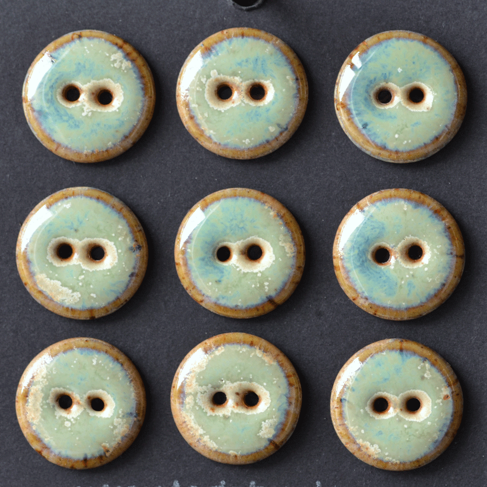 9 pcs. 18mm ceramic buttons bamboo