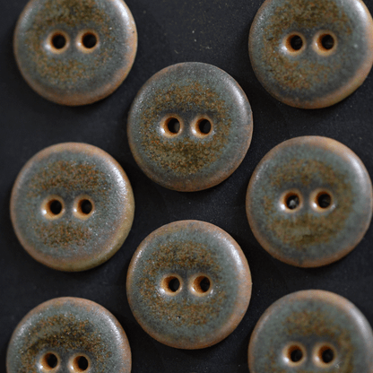 9 pcs 18mm ceramic buttons green/brown
