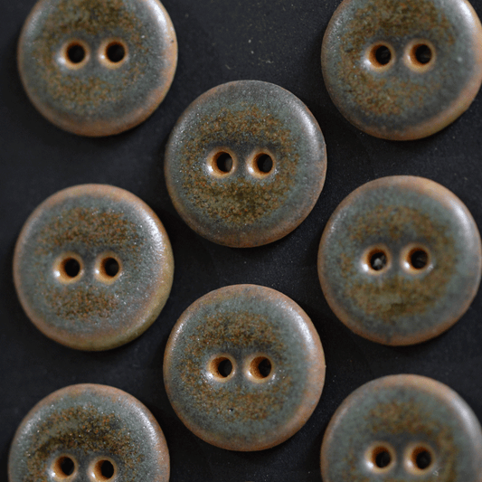 9 pcs 18mm ceramic buttons green/brown