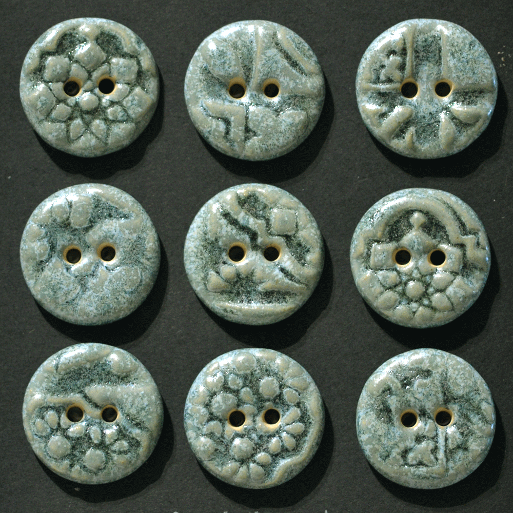 9 pcs. 18 mm ceramic buttons mix