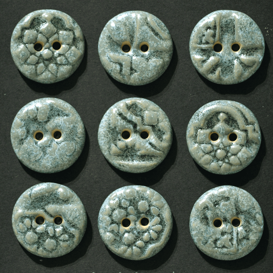 9 pcs. 18 mm ceramic buttons mix