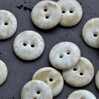 8 pcs. 17/18mm porcelain buttons white sage