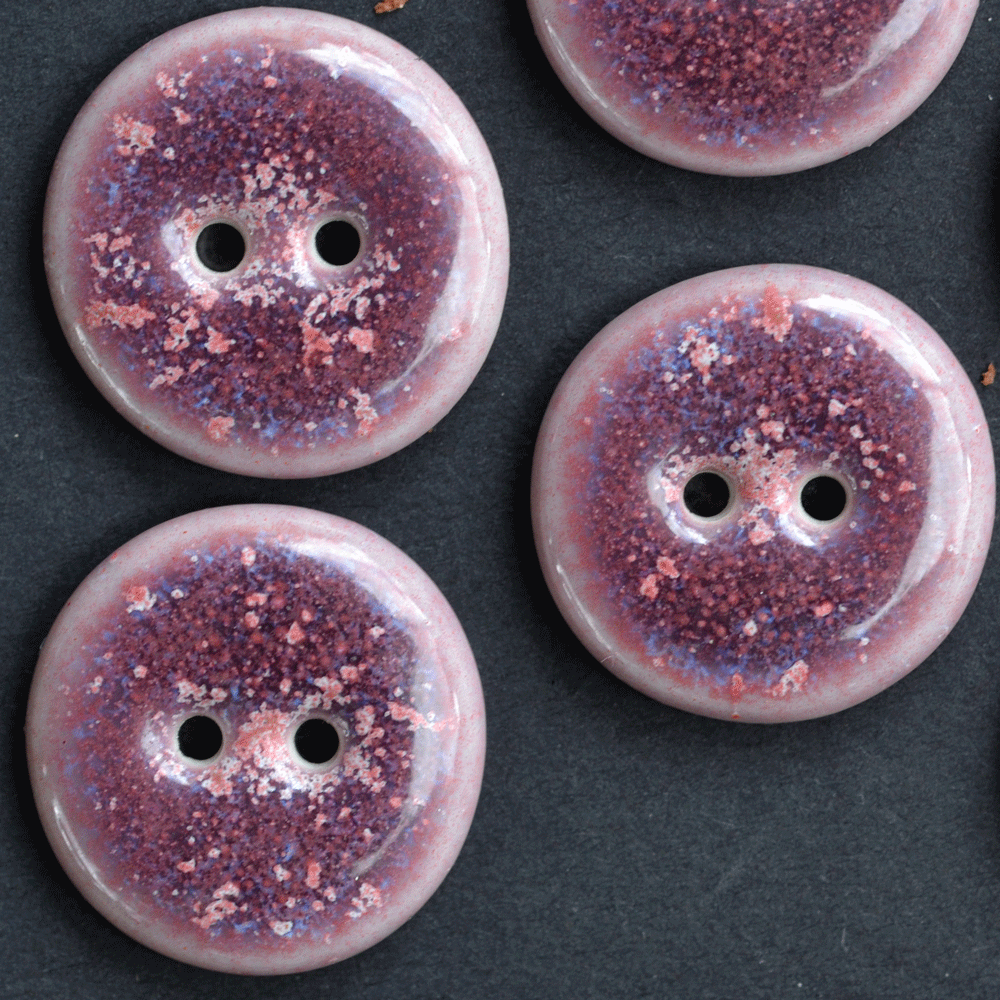 6 pcs. 22-23 mm porcelain buttons magenta sky