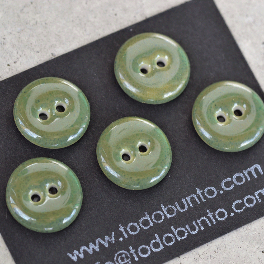 5 pcs. 17mm porcelain buttons emerald falls