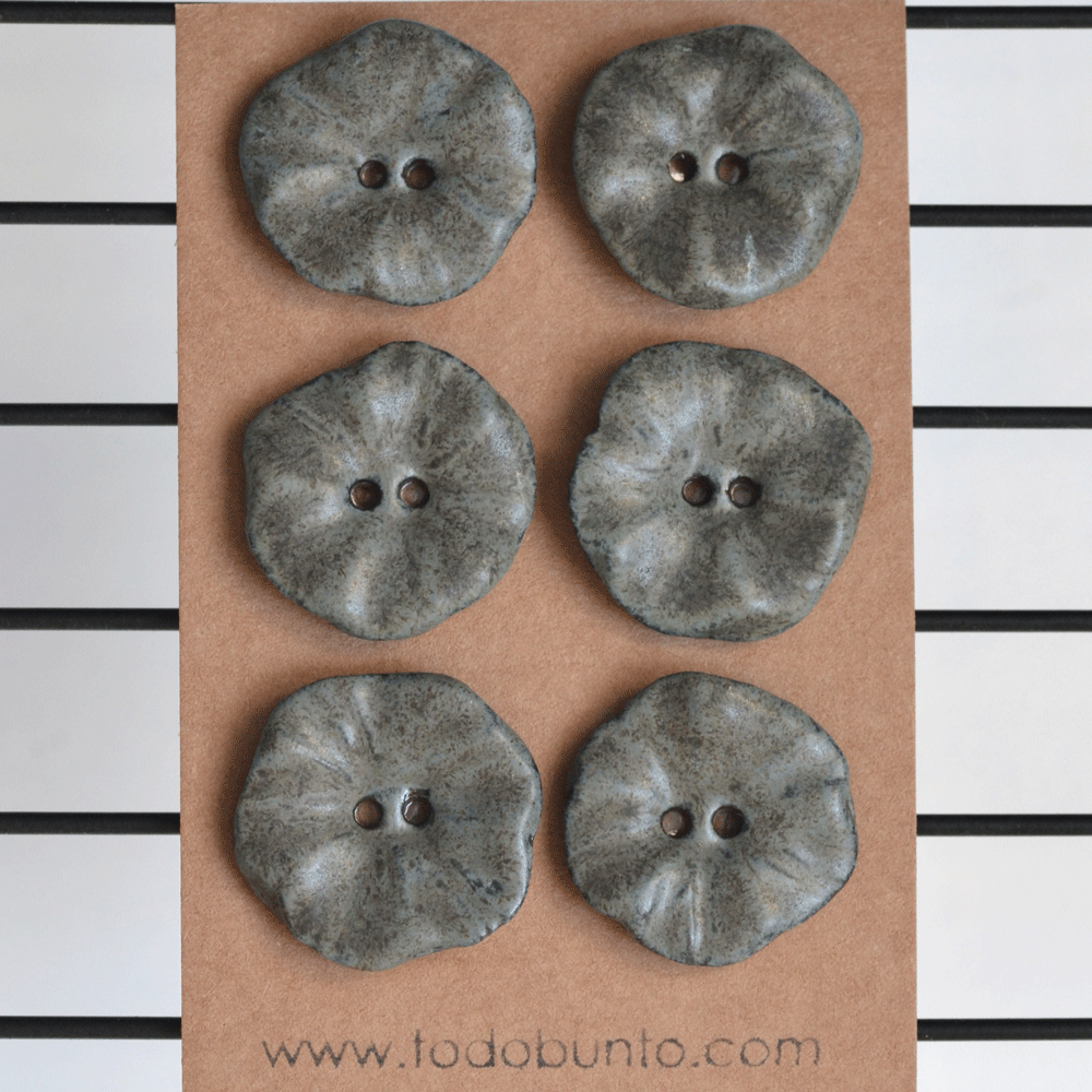 6 pcs. 25-27mm ceramic buttons white coal