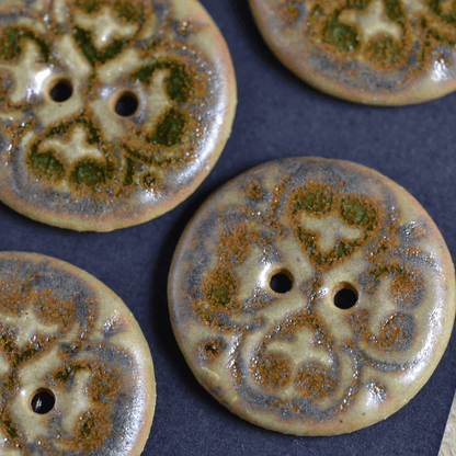 6 pcs. 23mm ceramic buttons brown/green