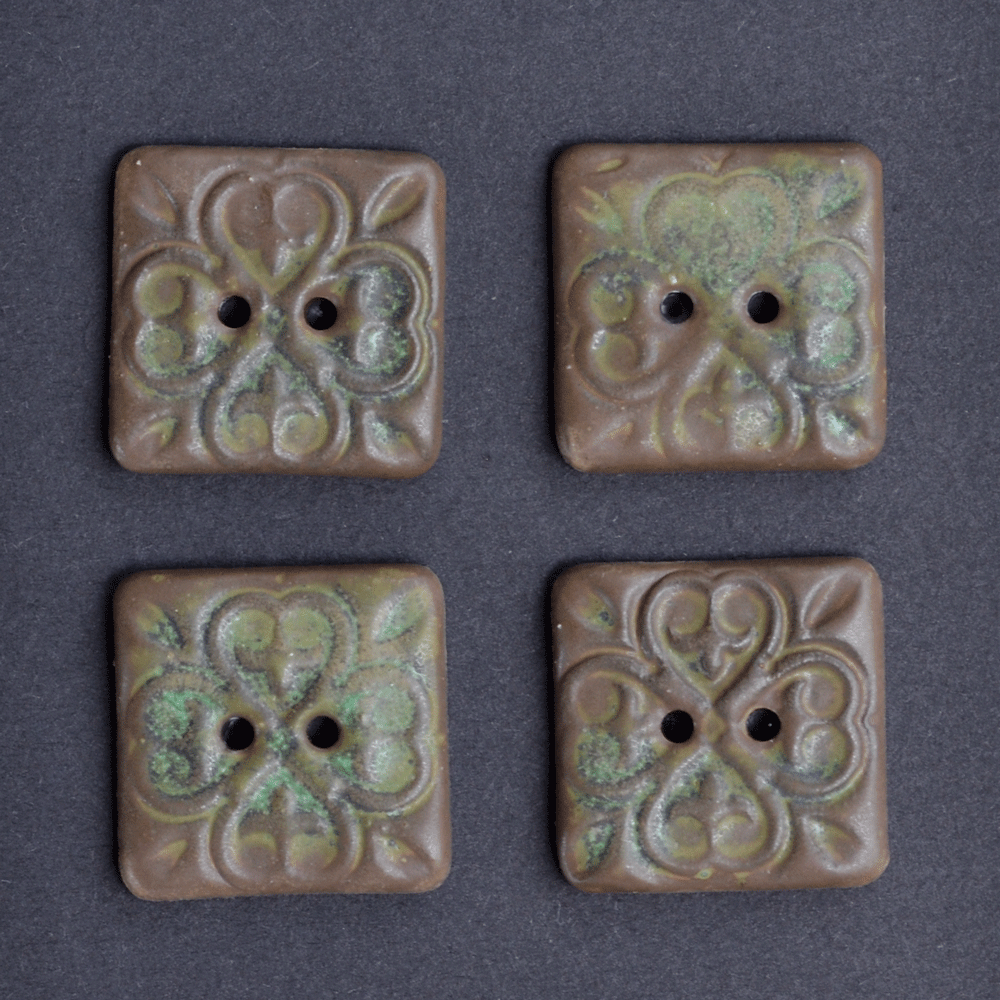4 pcs. 20x20mm ceramic buttons middle ages