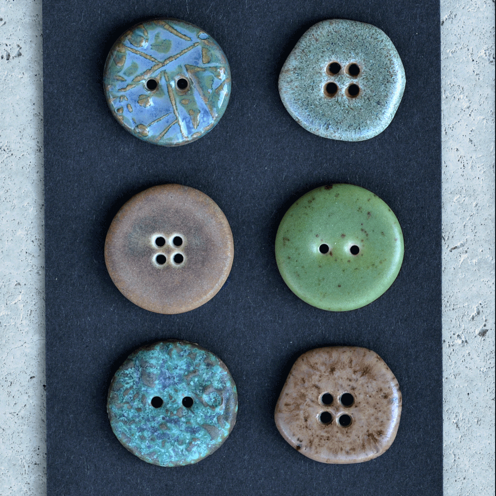 6 pcs. 23mm ceramic buttons mix