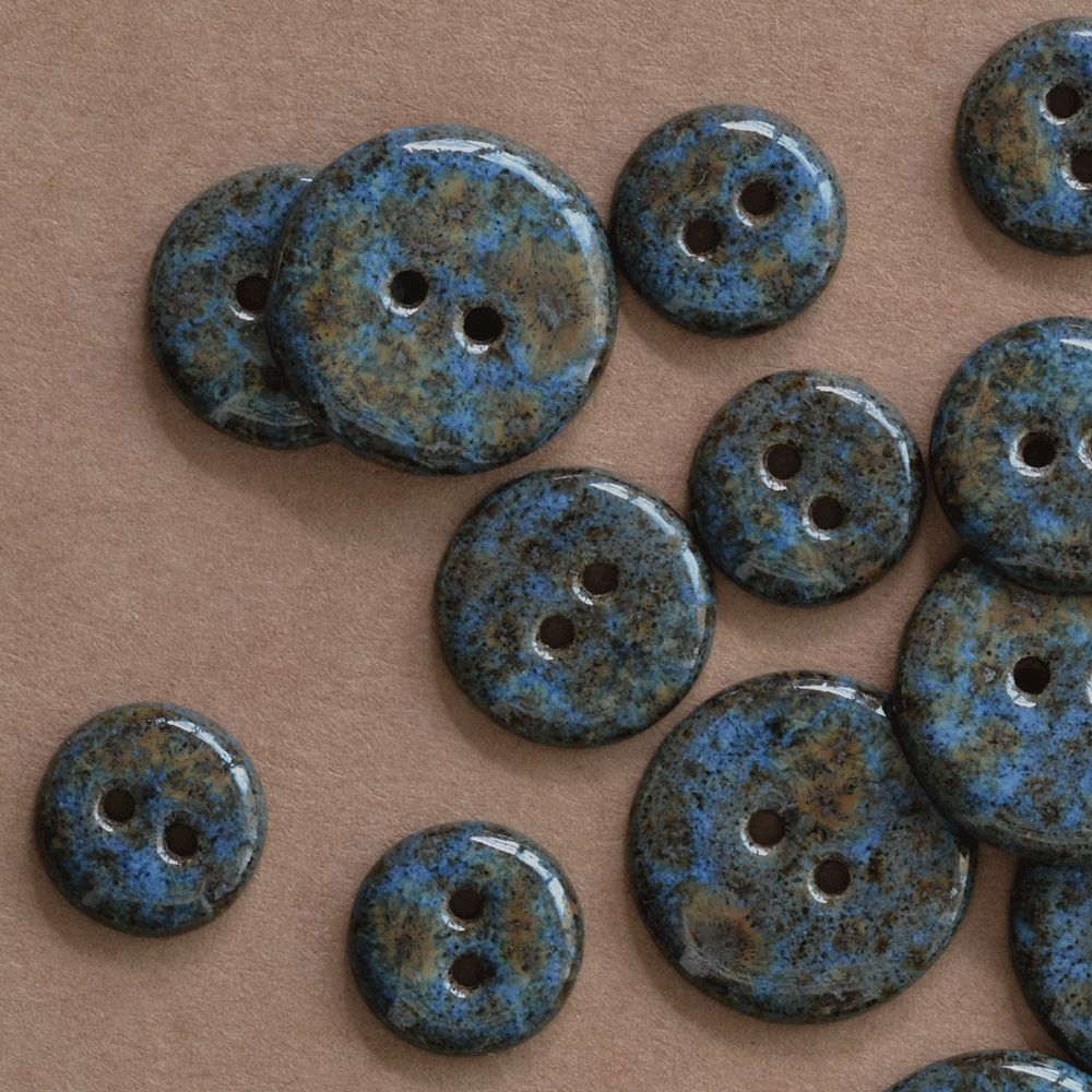 9 pcs. 15-16mm ceramic buttons storm