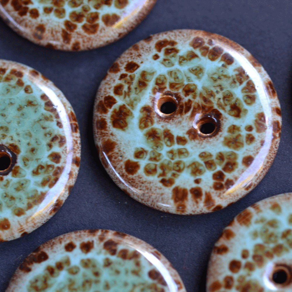 6 pcs. 23mm ceramic buttons spots