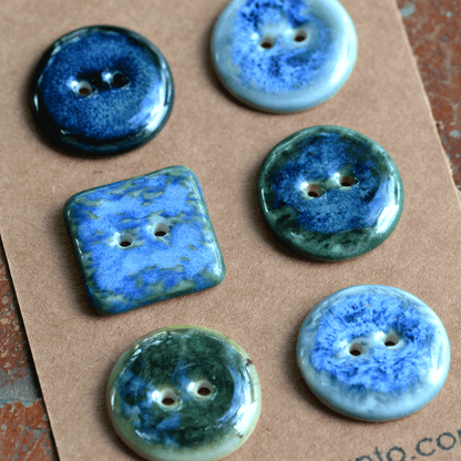 6 pcs. 22-23mm porcelain buttons mix green/blue