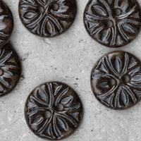 17-18mm ceramic buttons brown/blue fill