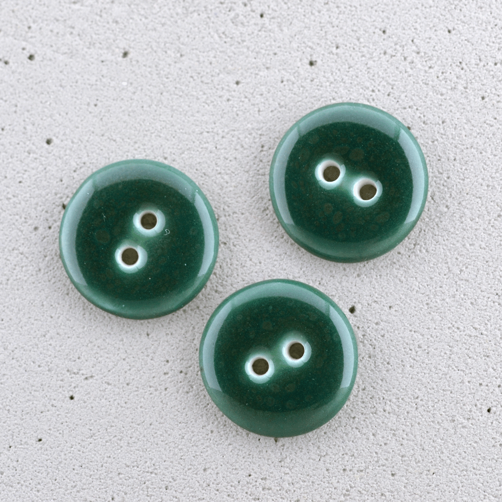 17-18mm porcelain buttons fir green