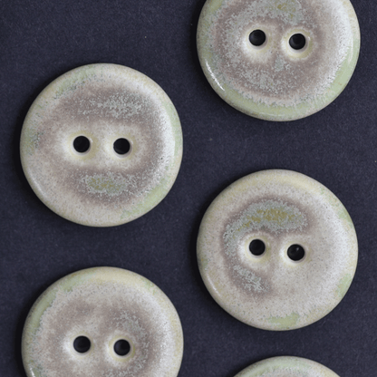 17-18mm porcelain buttons green alabaster