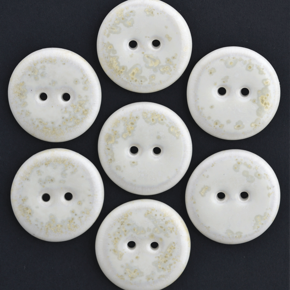22-23mm porcelain buttons champagne