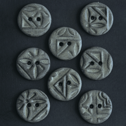 8 pcs. 22-23mm ceramic buttons geometry