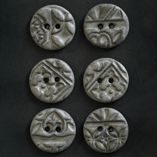 6 pcs. 22-23mm ceramic buttons charcoal