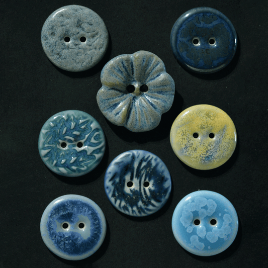 8 pcs. 22-23mm ceramic buttons mix blue
