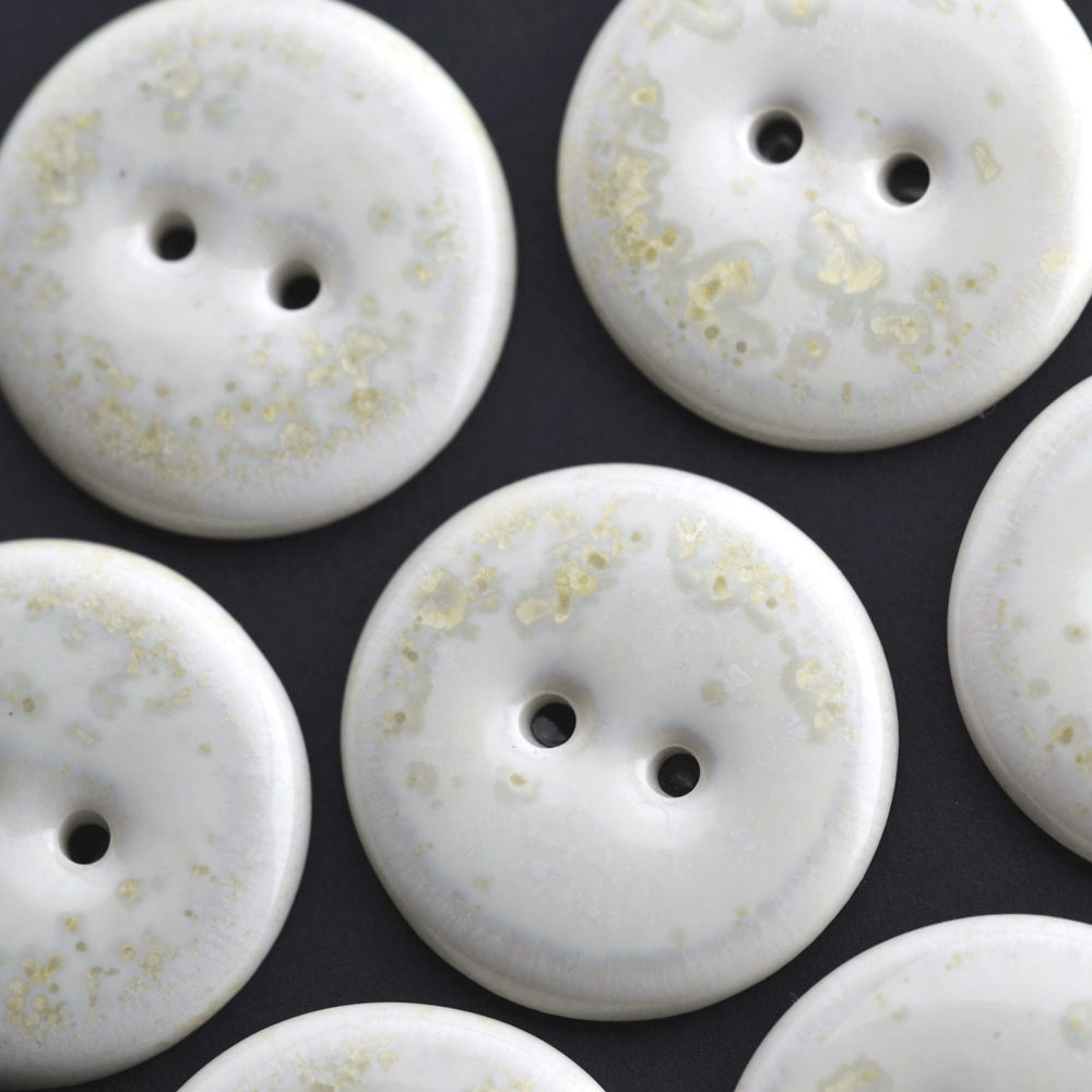 17/18mm porcelain buttons champagne
