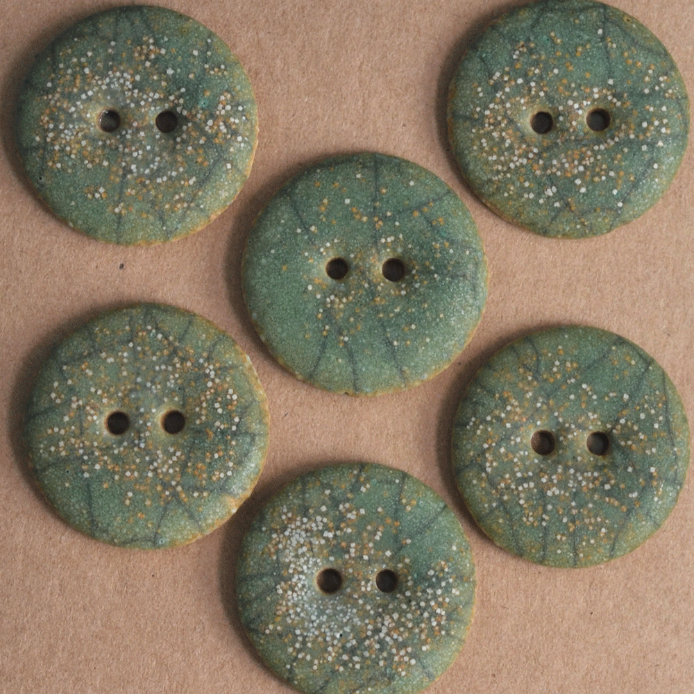 6 pcs. 22mm ceramic buttons moss