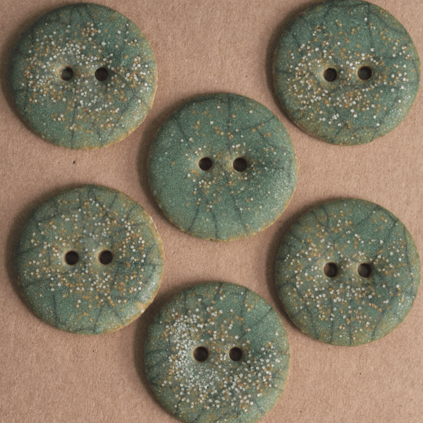 6 pcs. 22mm ceramic buttons moss