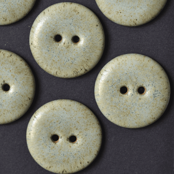 6 pcs. 23mm ceramic buttons poplar