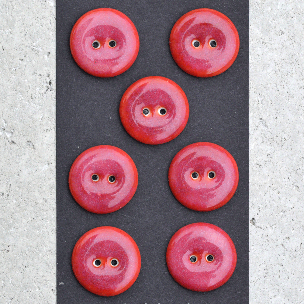 7 pcs. 22mm porcelain buttons cherry