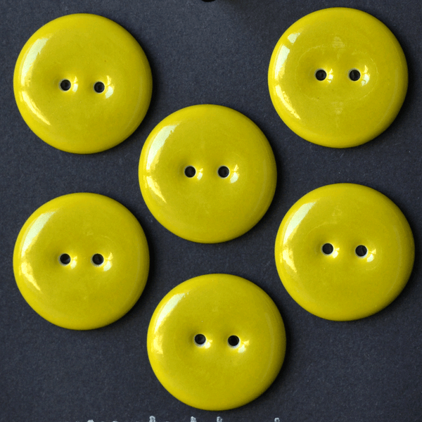 6 pcs. 23mm porcelain buttons lime