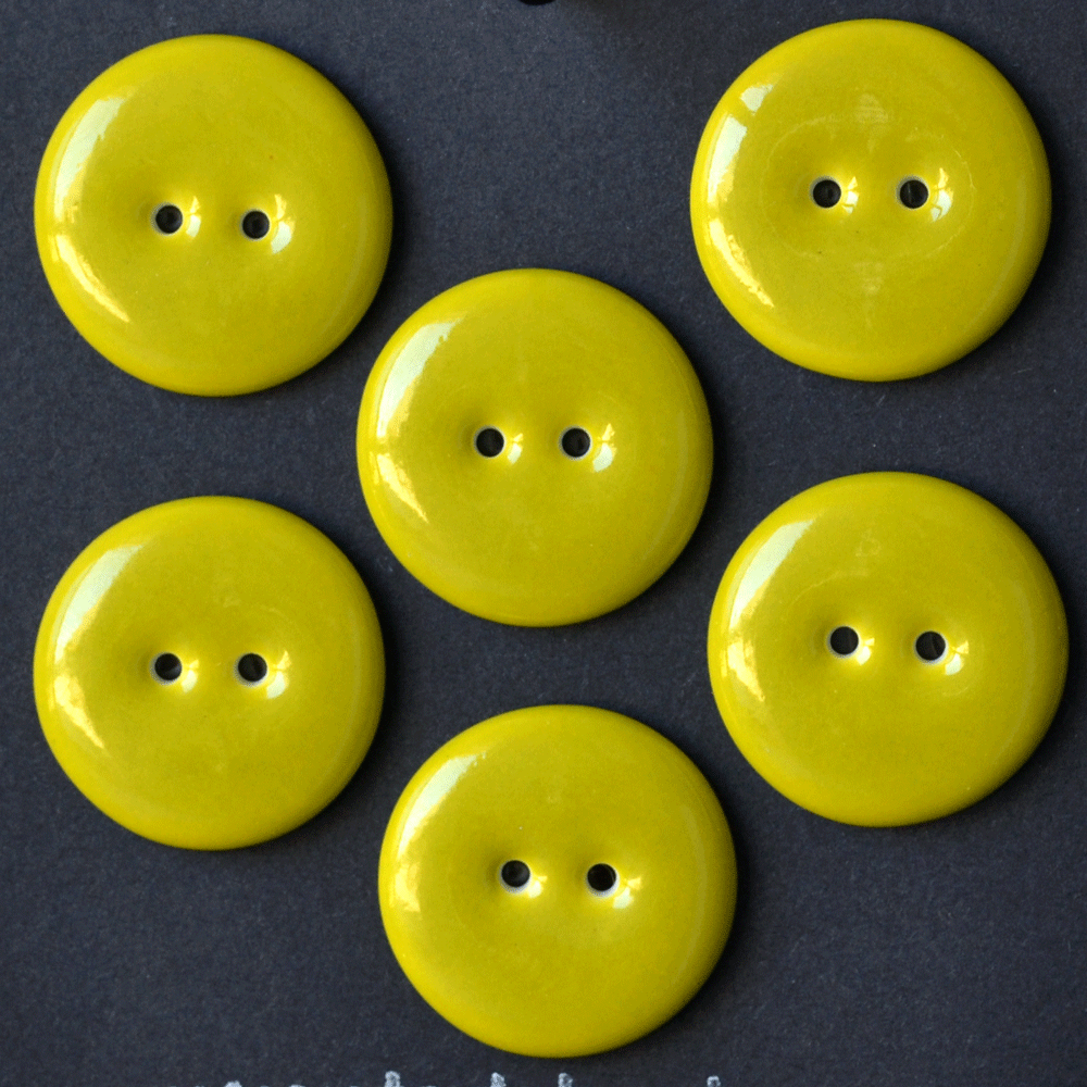4 pcs. 23mm porcelain buttons lime