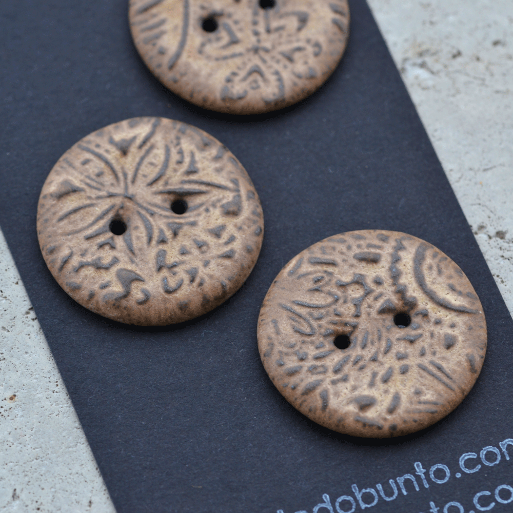 3x31mm ceramic buttons barock
