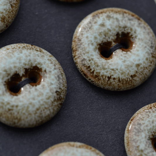 6 pcs. 18mm ceramic buttons light olive