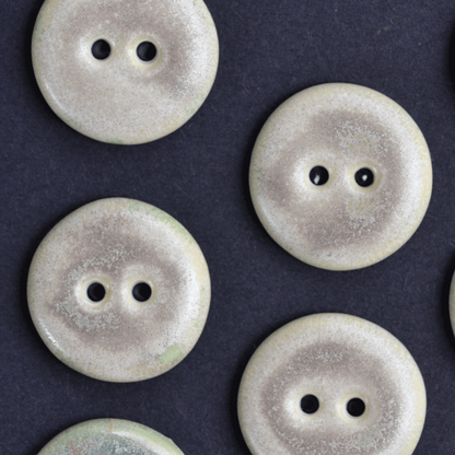 17-18mm porcelain buttons green alabaster